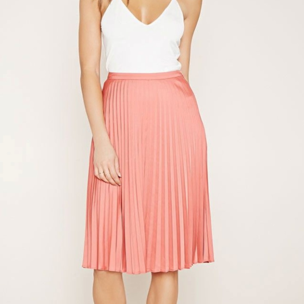 Forever 21 pleated, silky skirt